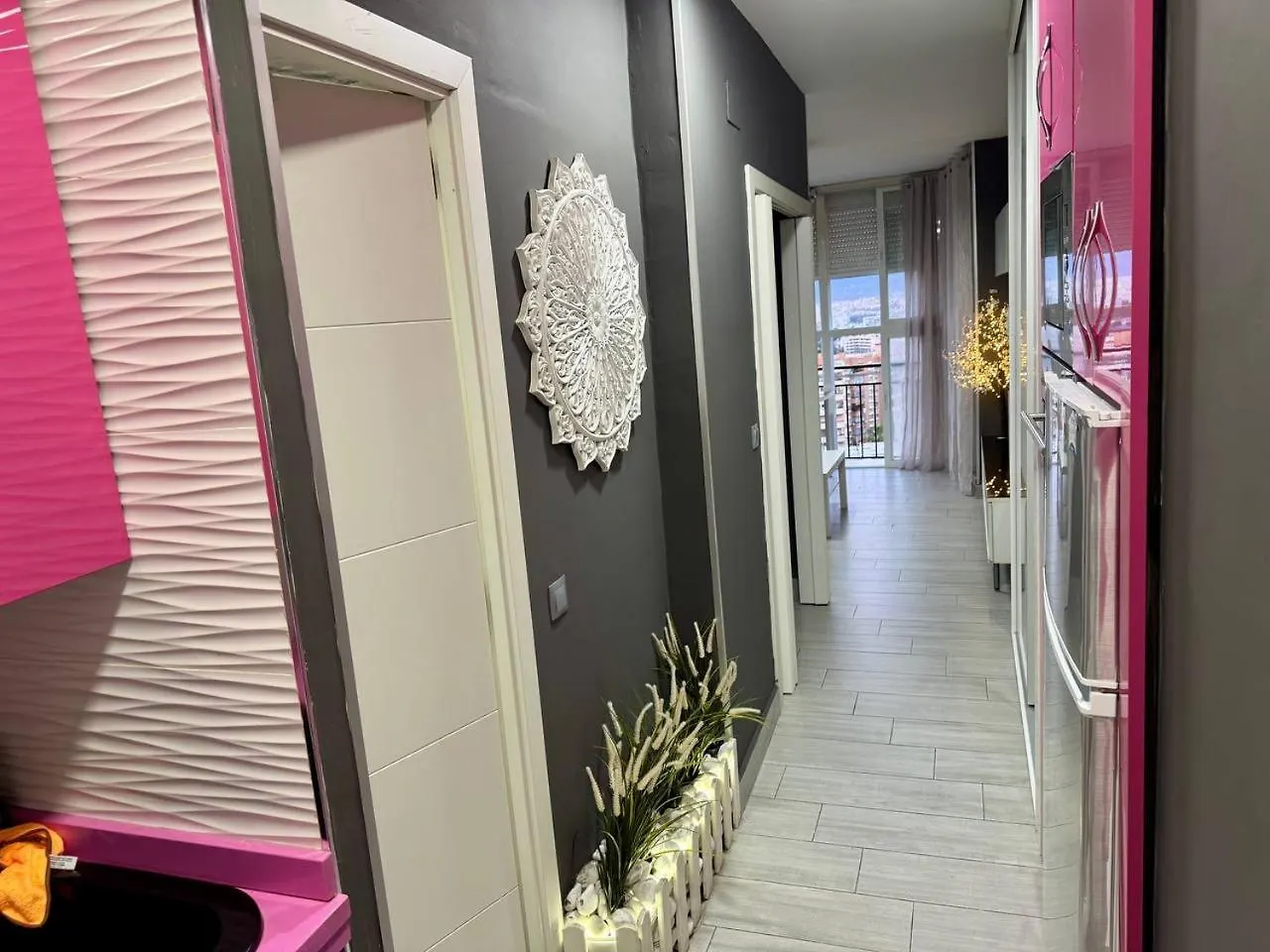 Centrico Luxury Pink Apartment Torremolinos